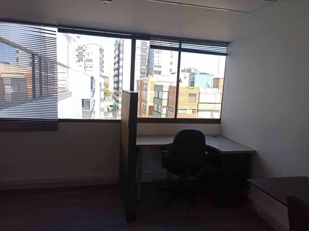 Oficina En Arriendo - Puente Largo, Bogotá