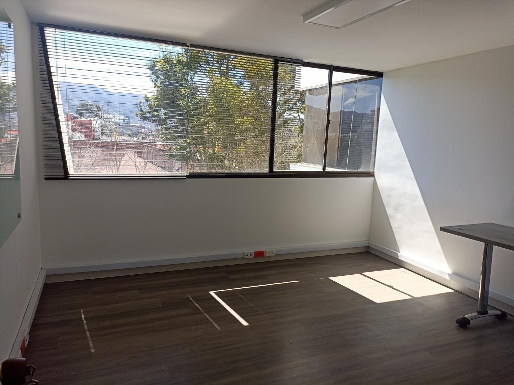 Oficina En Arriendo - Puente Largo, Bogotá