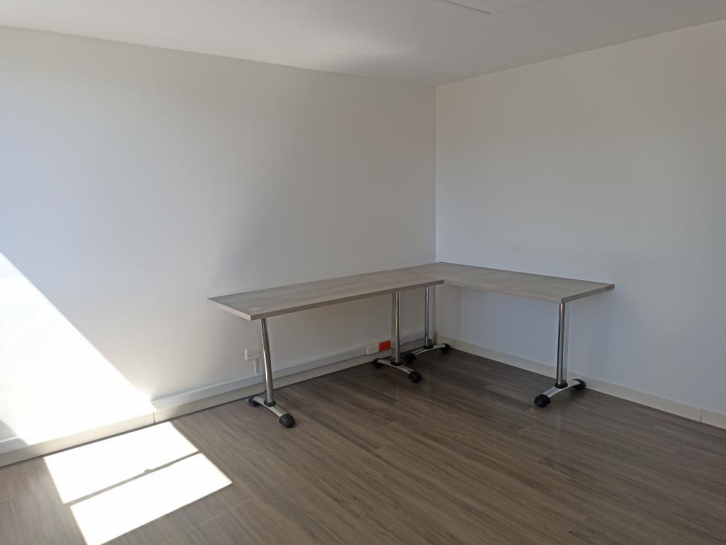 Oficina En Arriendo - Puente Largo, Bogotá