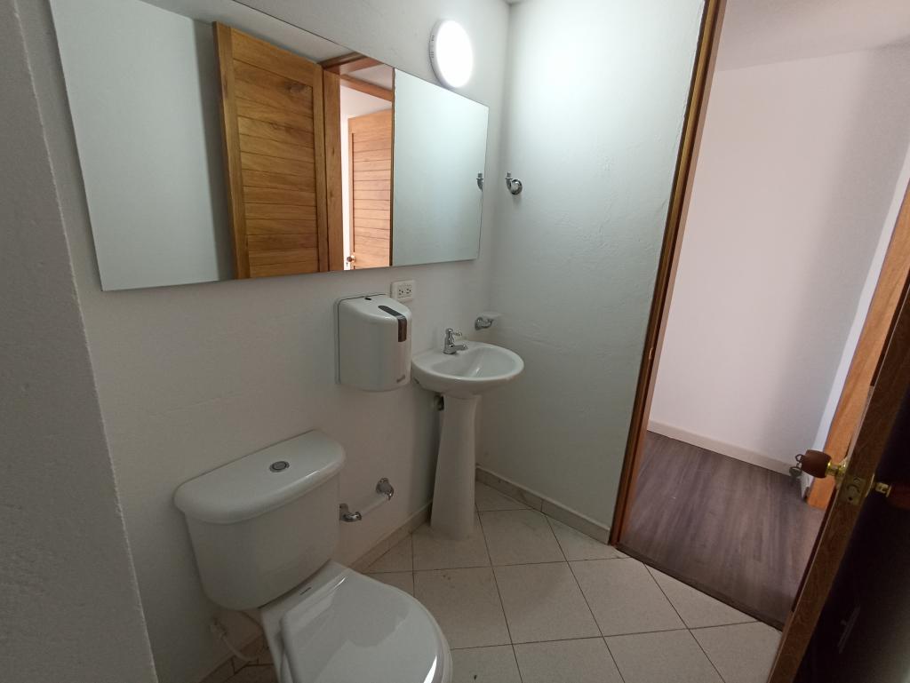 Oficina En Arriendo - Puente Largo, Bogotá