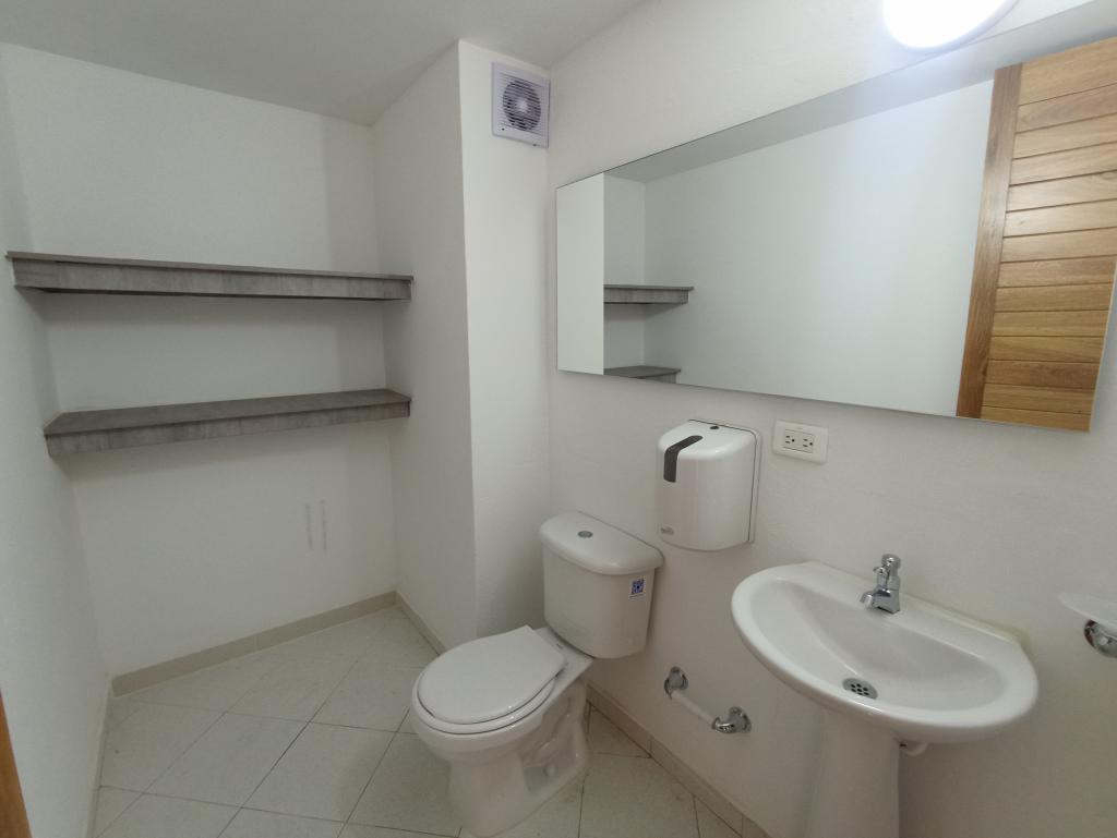 Oficina En Arriendo - Puente Largo, Bogotá