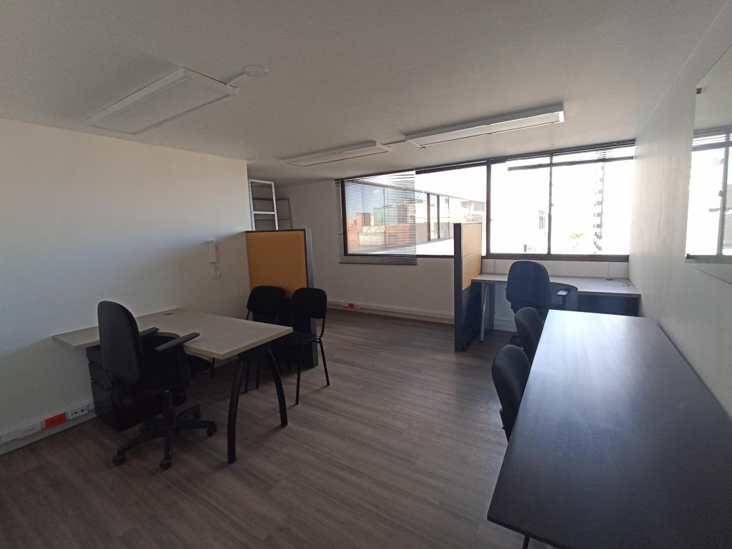 Oficina En Arriendo - Puente Largo, Bogotá