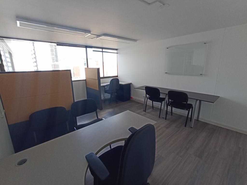 Oficina En Arriendo - Puente Largo, Bogotá