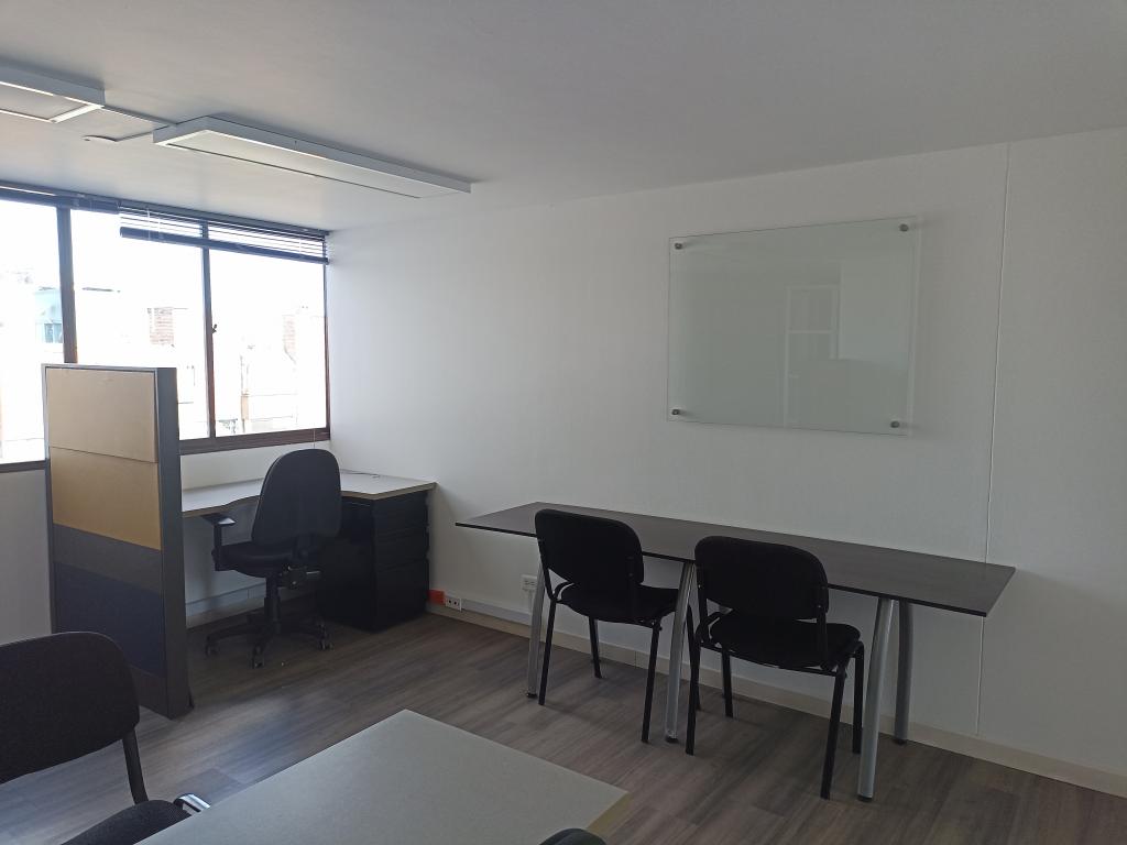 Oficina En Arriendo - Puente Largo, Bogotá