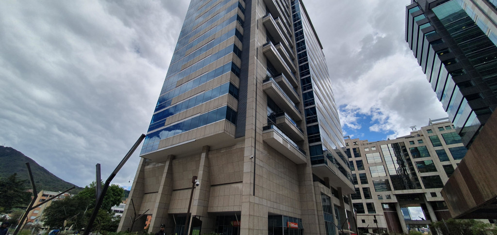 Oficina en arriendo/venta, código 91