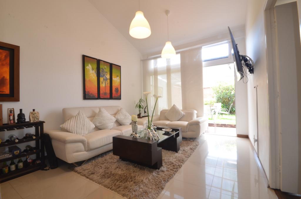 Casa En Venta - Pontevedra, Bogotá