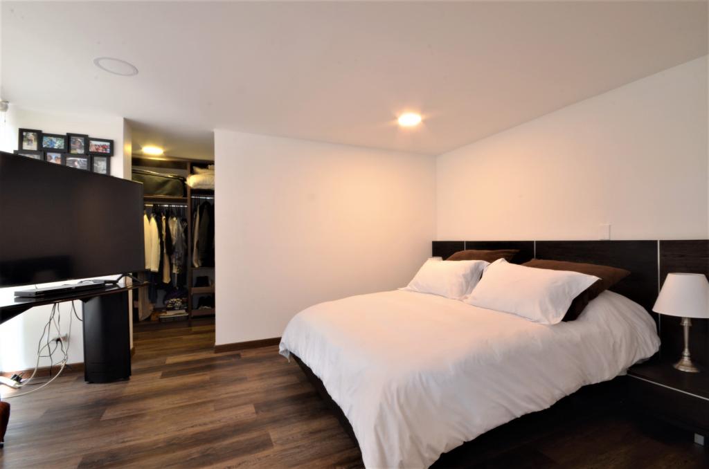 Casa En Venta - Pontevedra, Bogotá