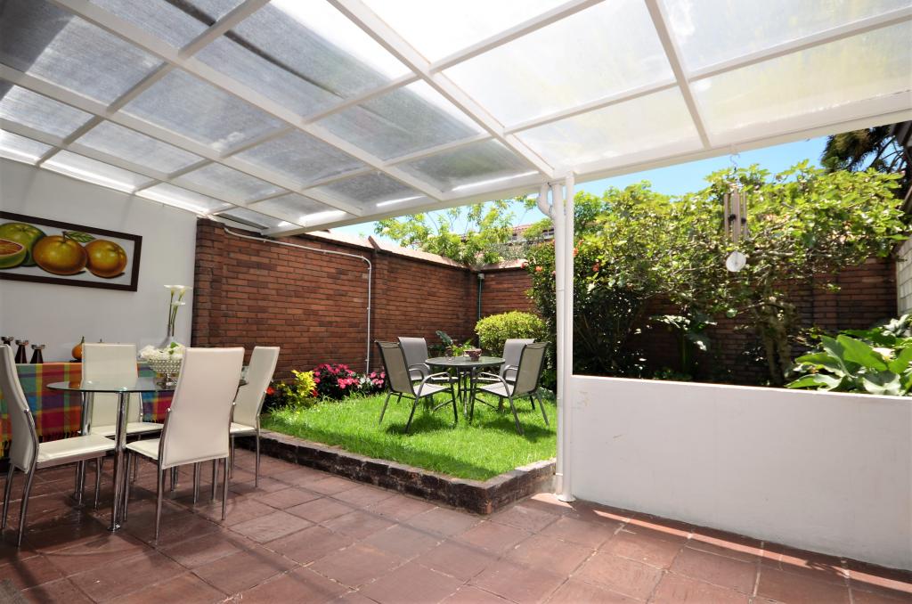 Casa En Venta - Pontevedra, Bogotá