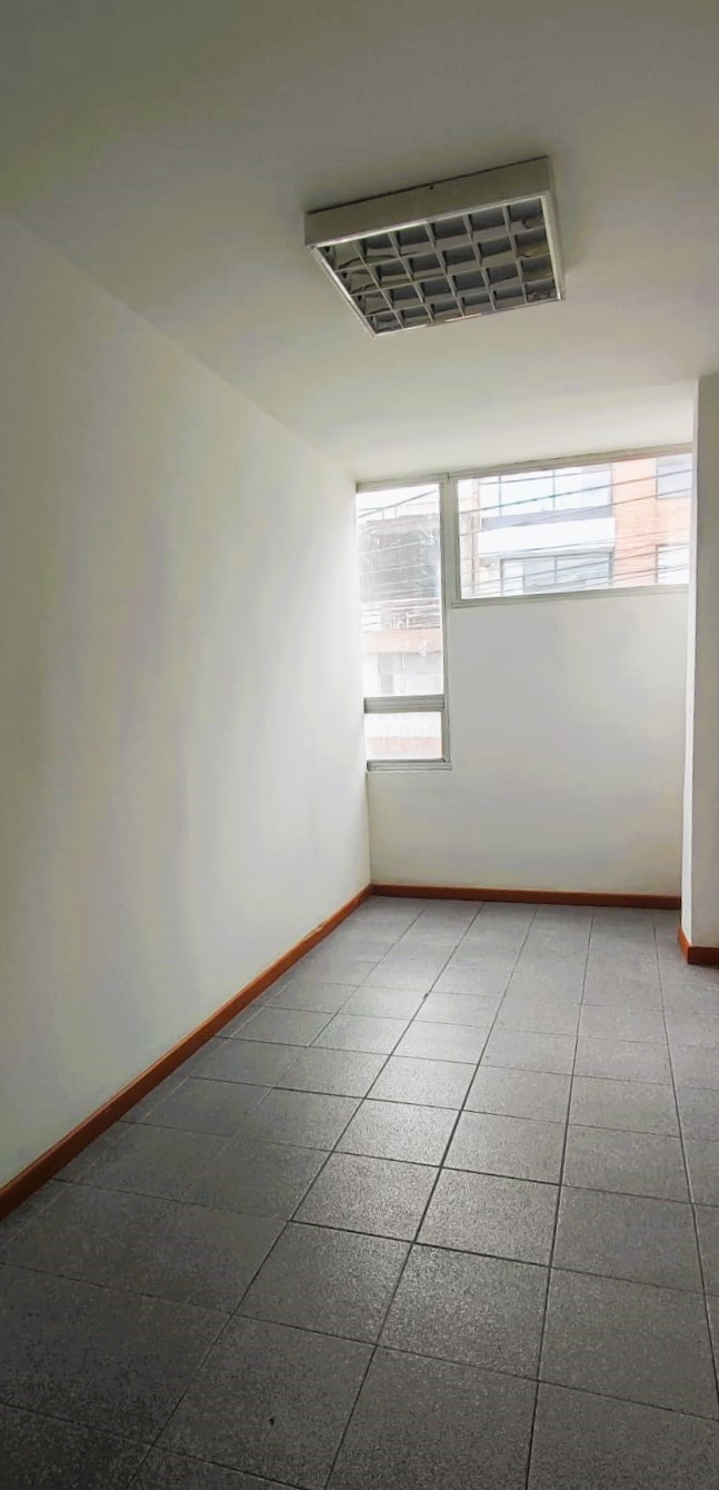 Oficina En Venta - Los Alcázares, Bogotá