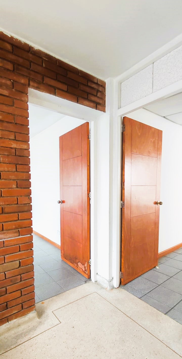 Oficina En Venta - Los Alcázares, Bogotá
