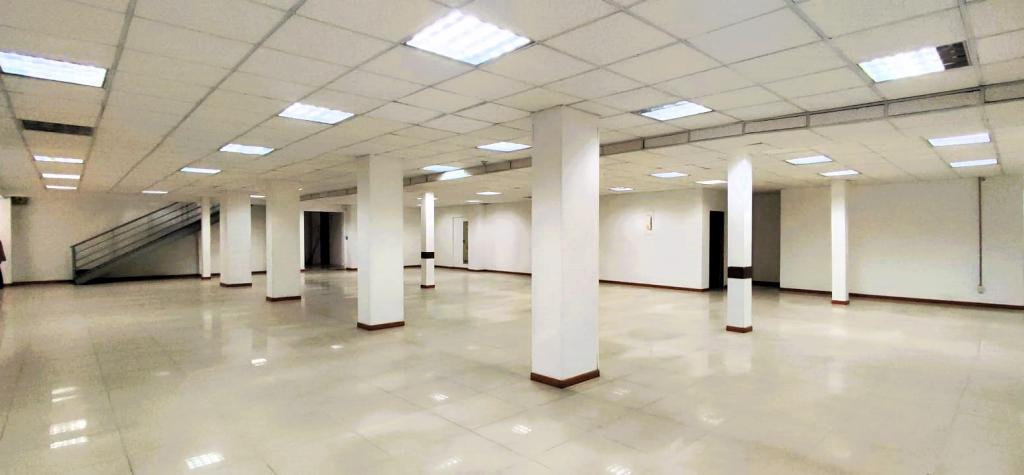 Oficina En Venta - Los Alcázares, Bogotá