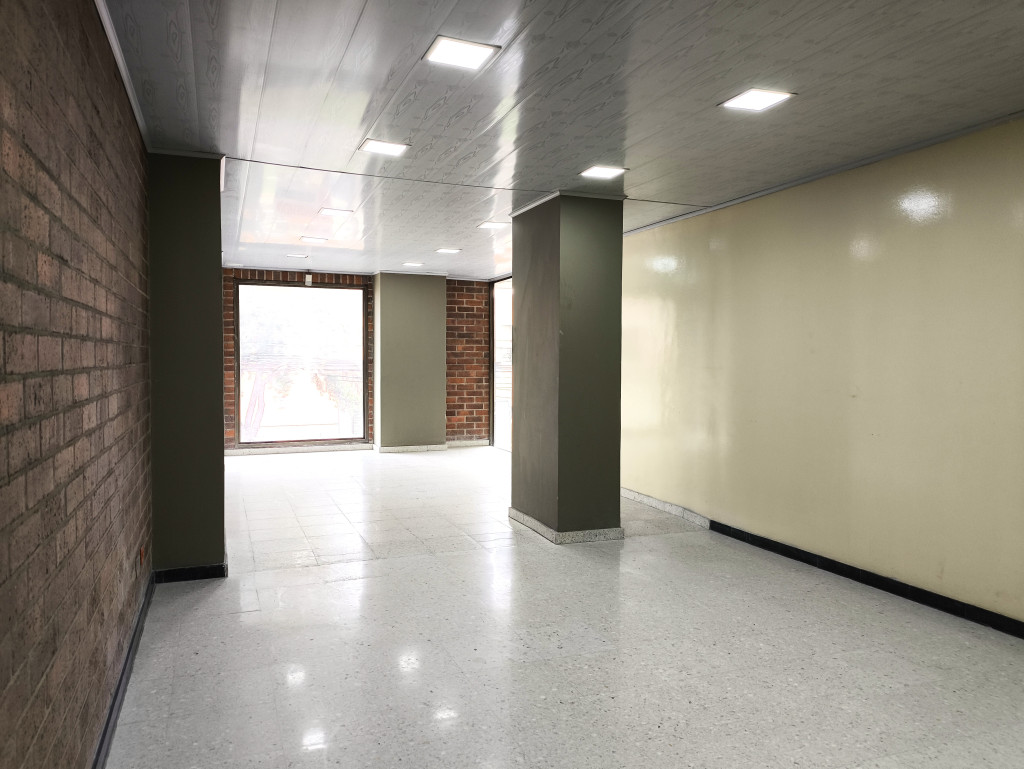 Local En Arriendo - Granjas De Techo, Bogotá