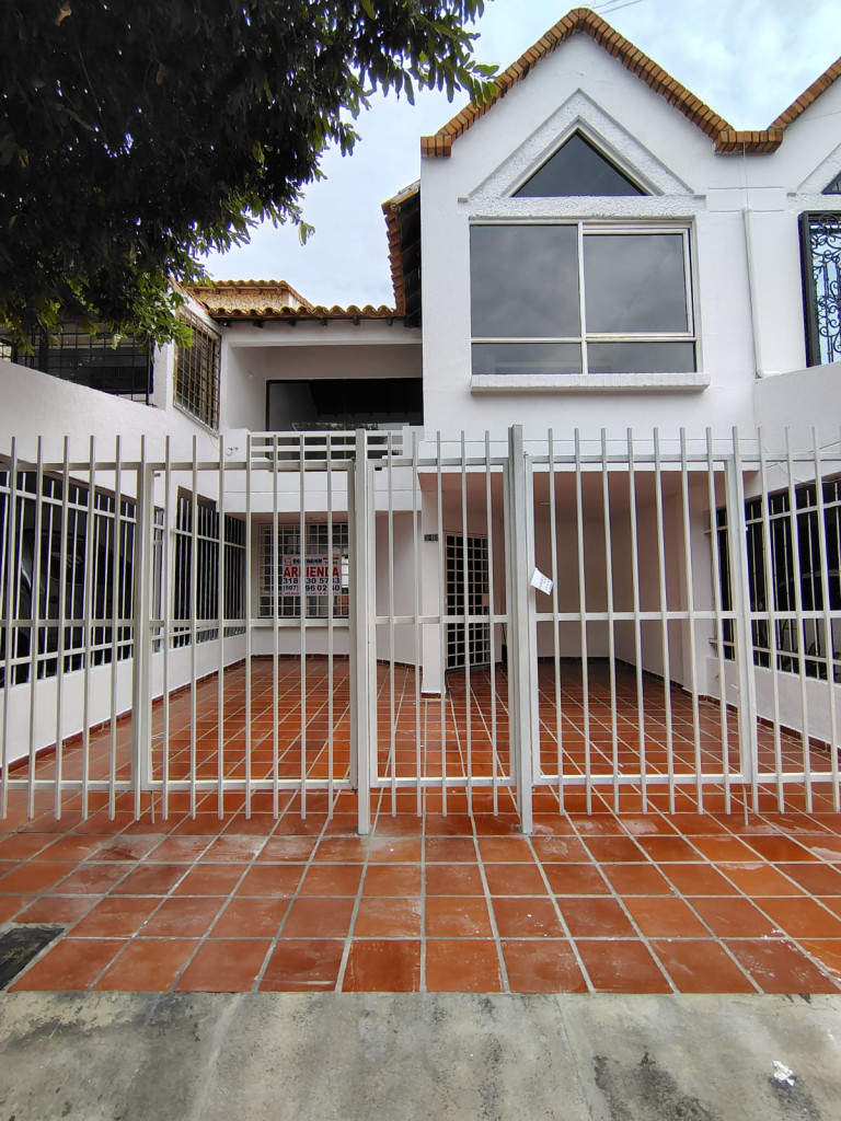 CASA CALLE 4N #3E -166 URB. VILLAS DE LA CANDELARIA - CAPILLANA, Capillana, Cúcuta