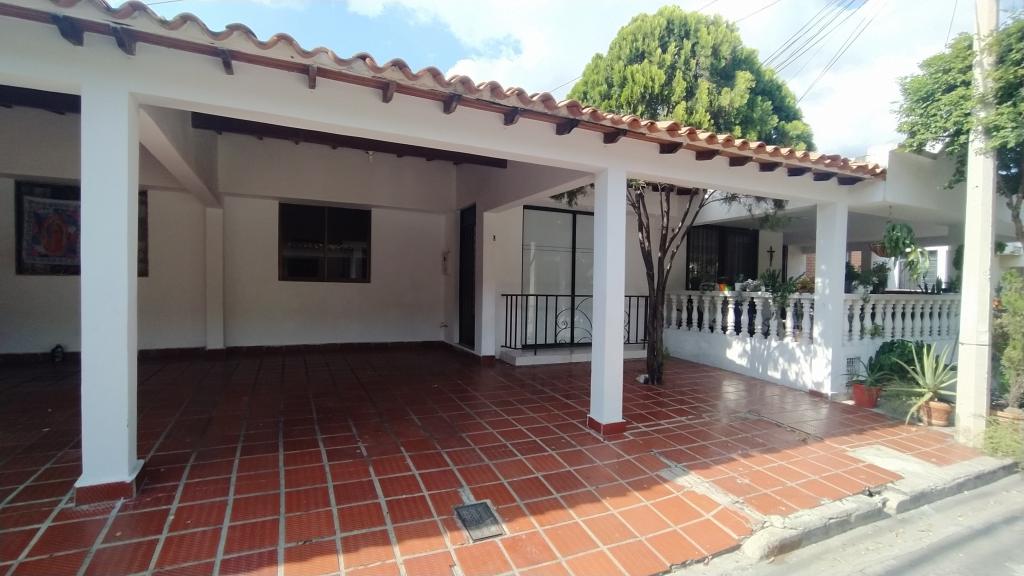 Casa EN ARRIENDO EN Prados Del Este, código: 10299651 - 0