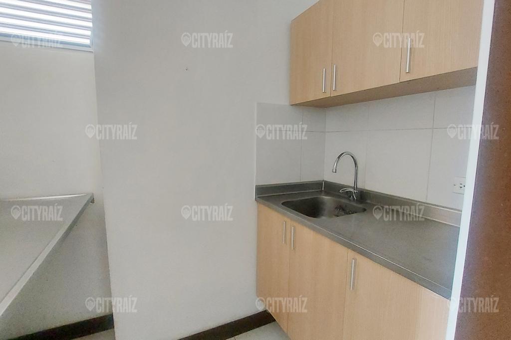 Oficina en arriendo en milla de oro - Cityraiz Inmobiliaria Medellin