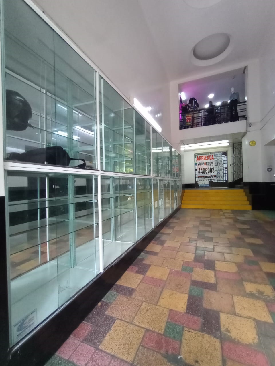 Local en Arriendo - Vista 2