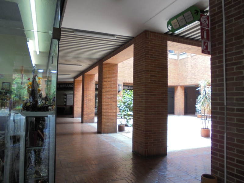 Local EN ARRIENDO EN Parque Central Bavaria, código: 1084758 - 2