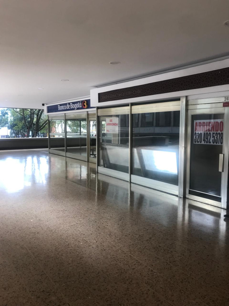 Local EN ARRIENDO EN Parque Central Bavaria, código: 10102652 - 0