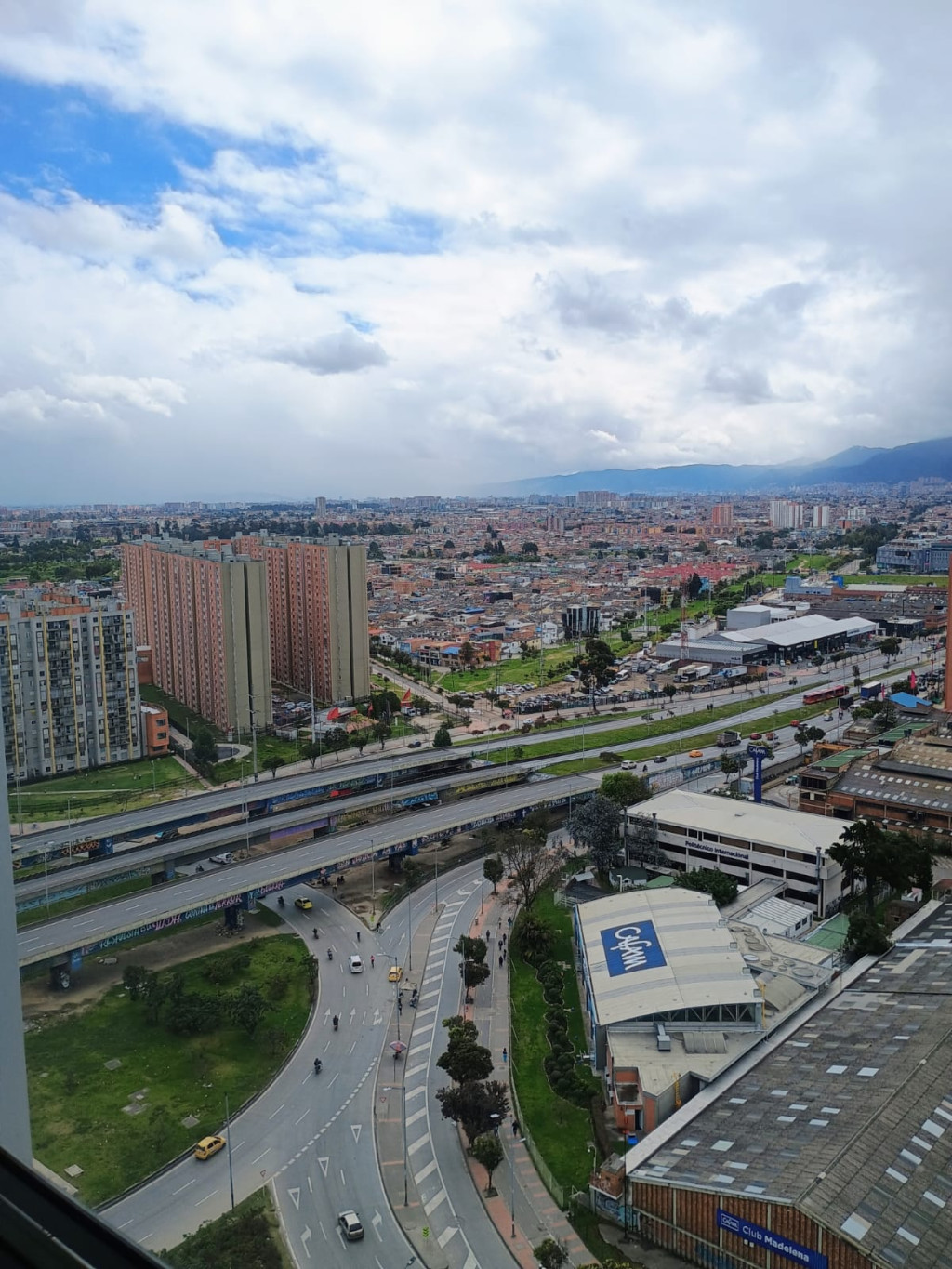 APARTAMENTO AVENIDA CARRERA 70 C No. 57 R - 57, MADELENA, Bogotá