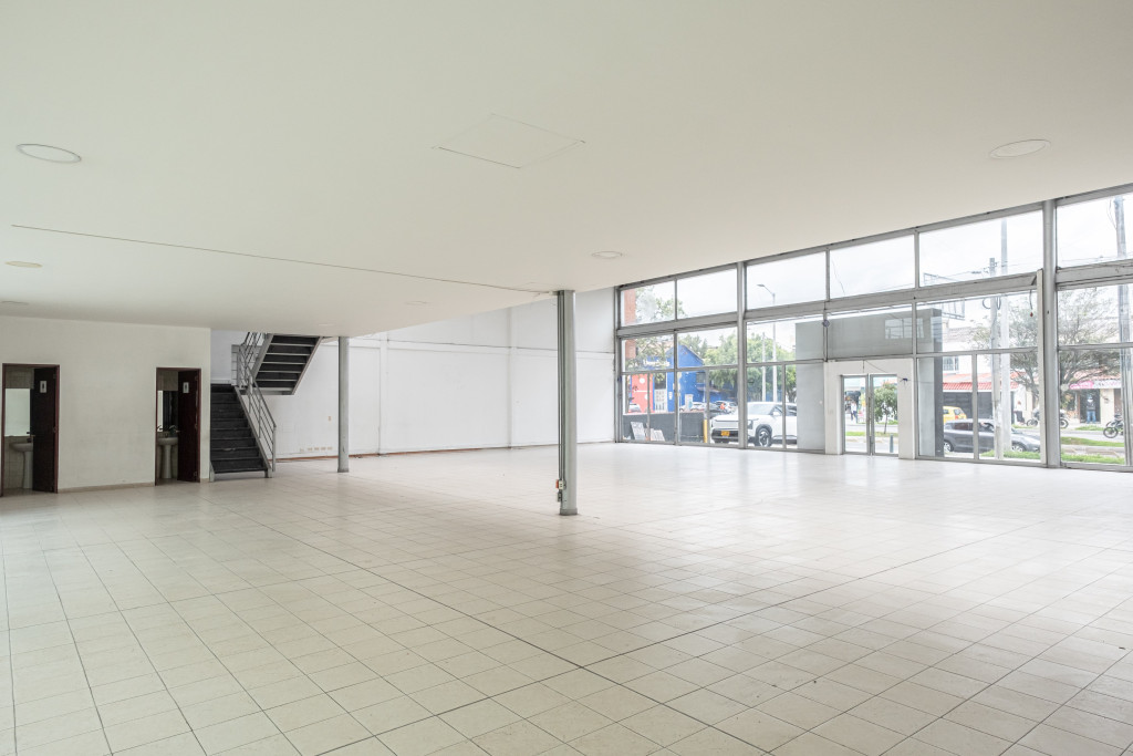 Local En Arriendo - Pontevedra, Bogotá