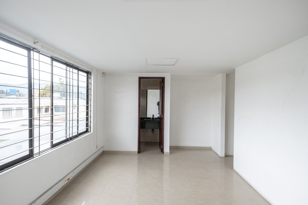 Local En Arriendo - Pontevedra, Bogotá