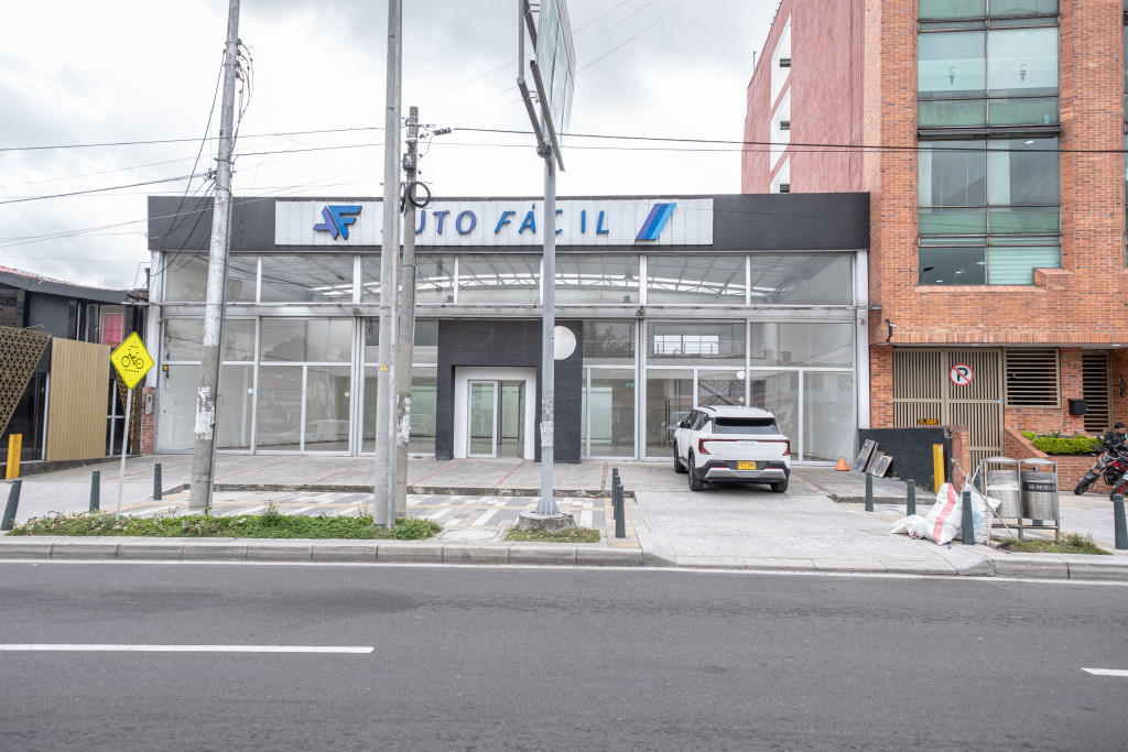 Local En Arriendo - Pontevedra, Bogotá