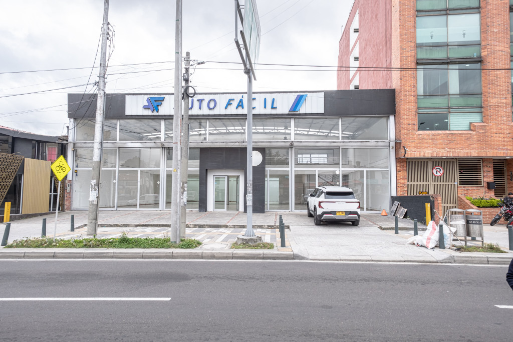 Local En Arriendo - Pontevedra, Bogotá