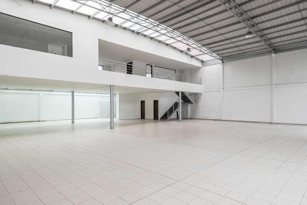 Local En Arriendo - Pontevedra, Bogotá