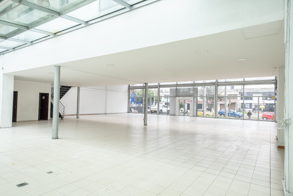 Local En Arriendo - Pontevedra, Bogotá