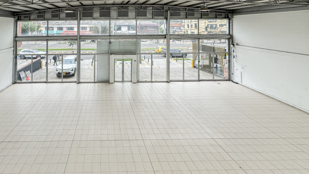 Local En Arriendo - Pontevedra, Bogotá