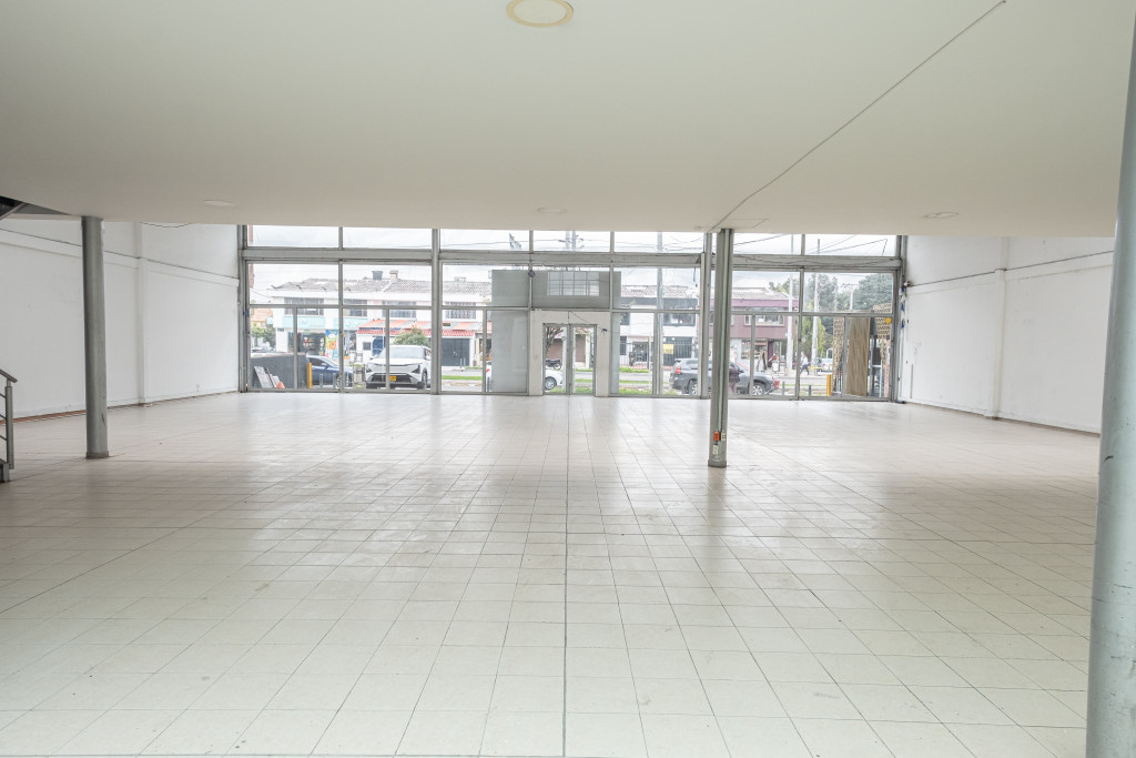 Local En Arriendo - Pontevedra, Bogotá