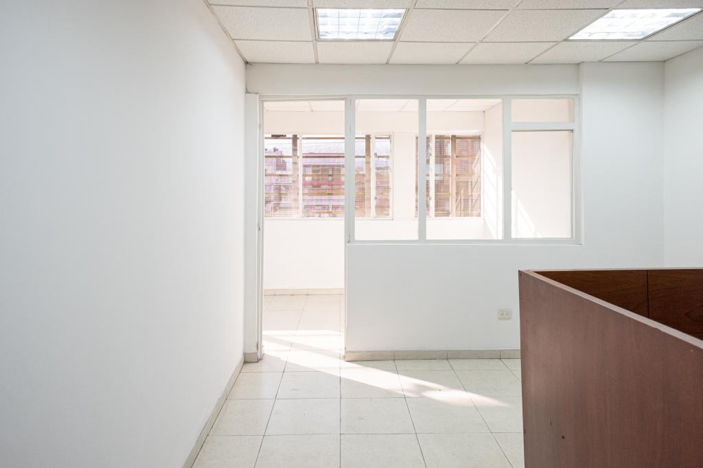 Oficina En Arriendo - Normandia Occidental, Bogotá