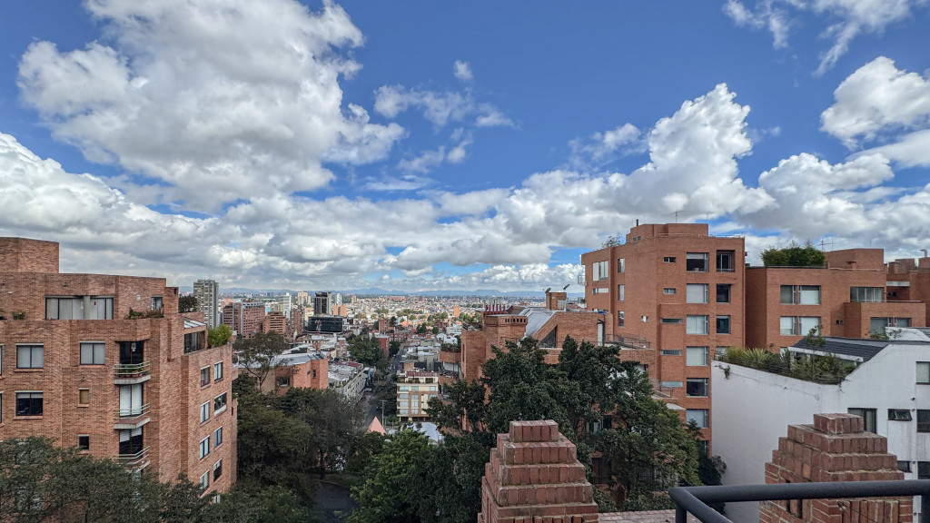 Apartaestudio En Arriendo - Los Rosales, Bogotá