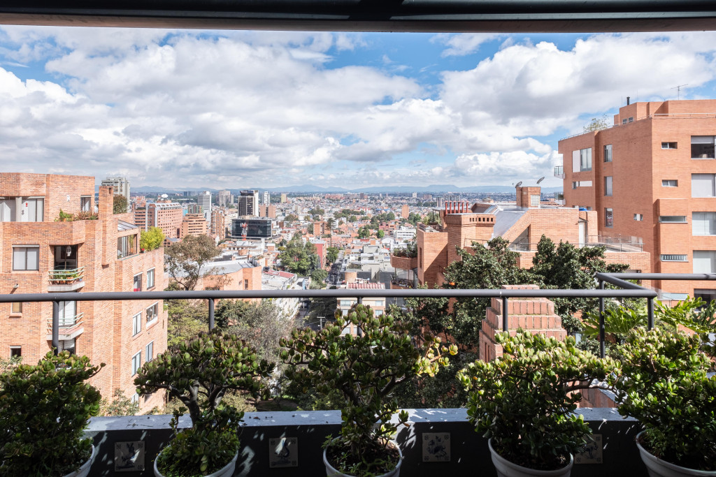 Apartaestudio En Arriendo - Los Rosales, Bogotá
