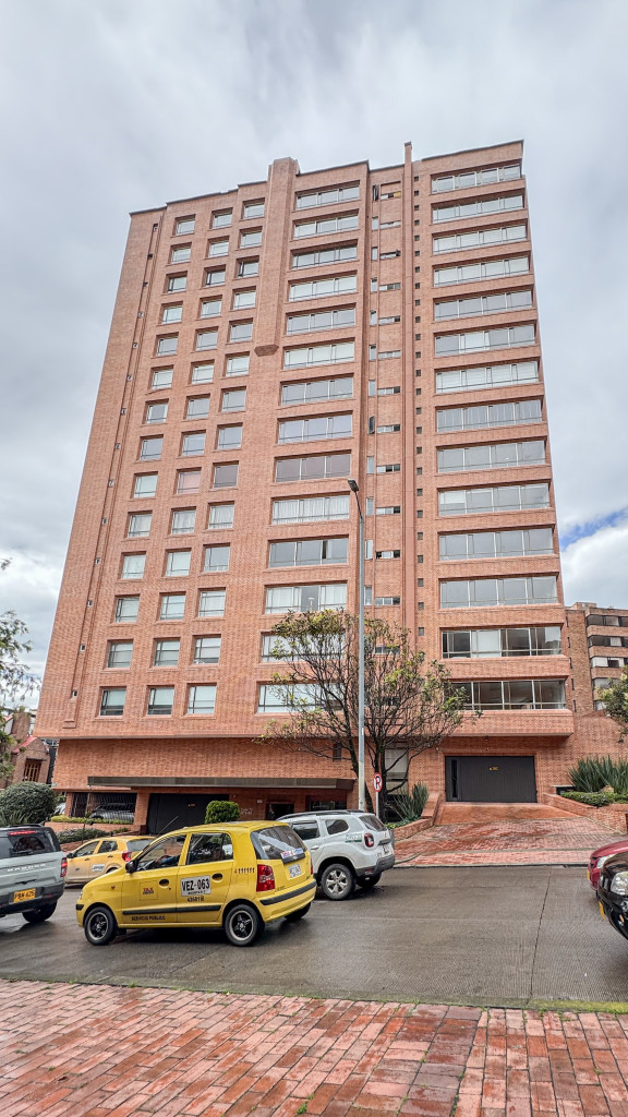 Apartamento En Arriendo - Los Rosales, Bogotá