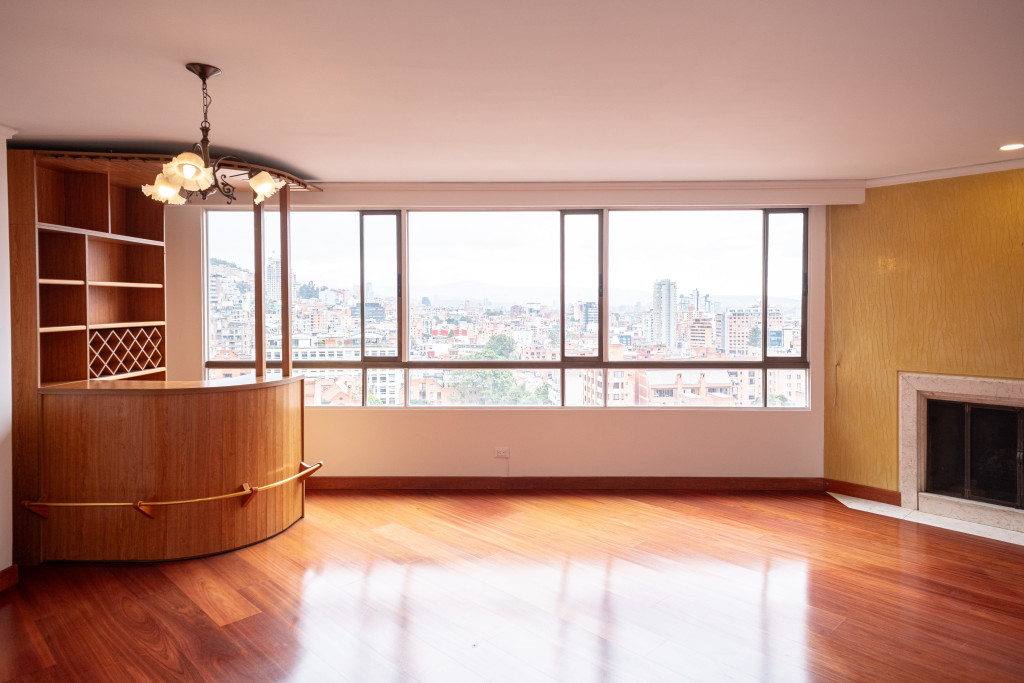Apartamento En Arriendo - Los Rosales, Bogotá