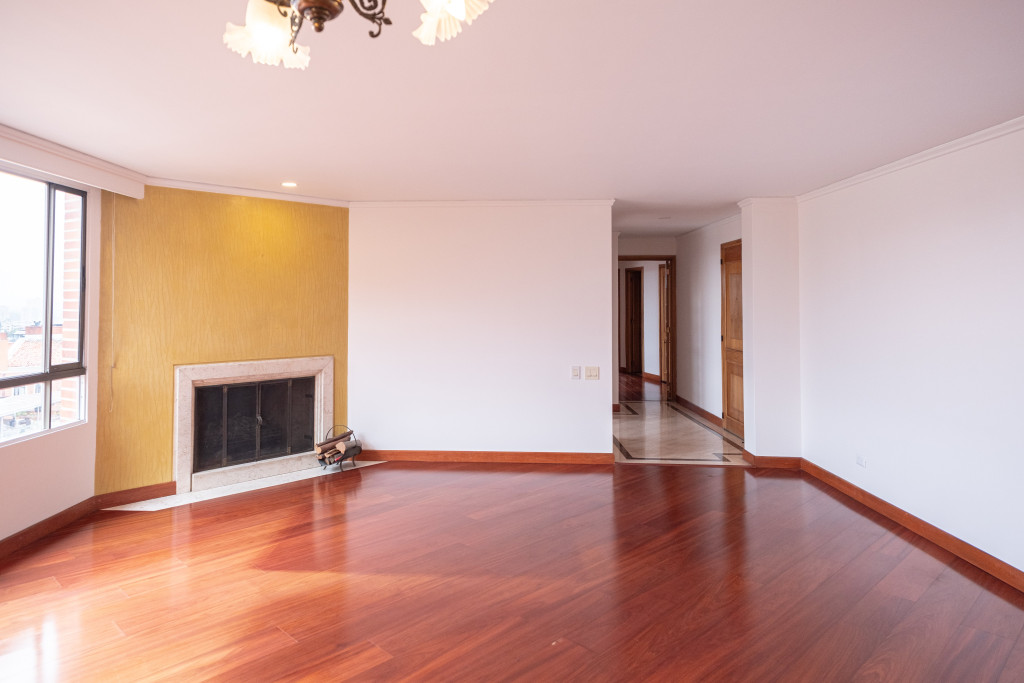 Apartamento En Arriendo - Los Rosales, Bogotá