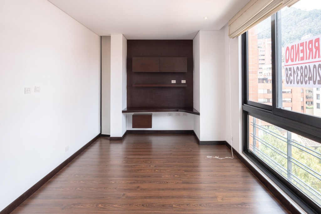 Apartamento En Arriendo - Los Rosales, Bogotá
