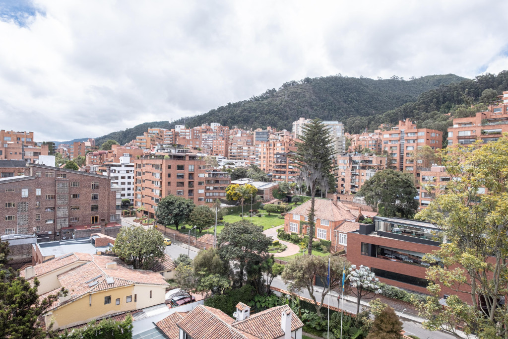 Apartamento En Arriendo - Los Rosales, Bogotá
