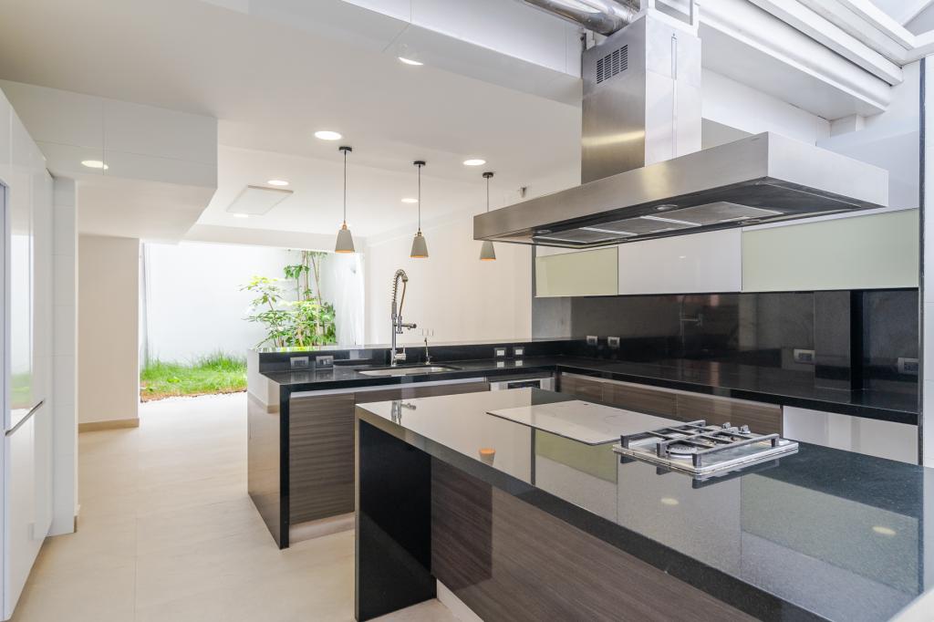 Casa En Arriendo - El Virrey, Bogotá
