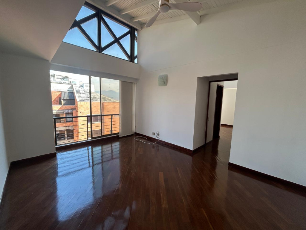 Apartaestudio en arriendo, código 2674