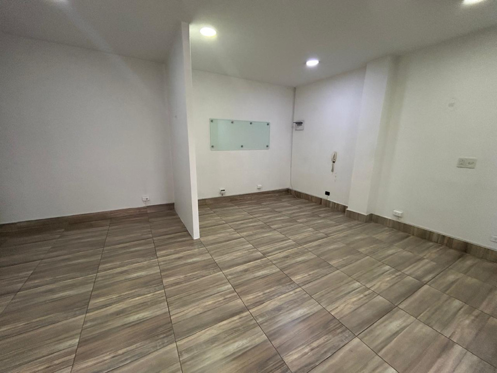 Oficina en arriendo, código 2813