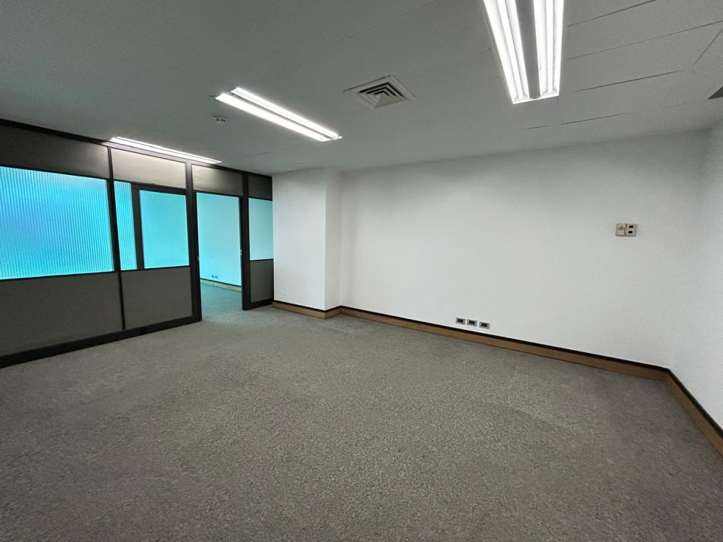 Oficina en arriendo, código 2821