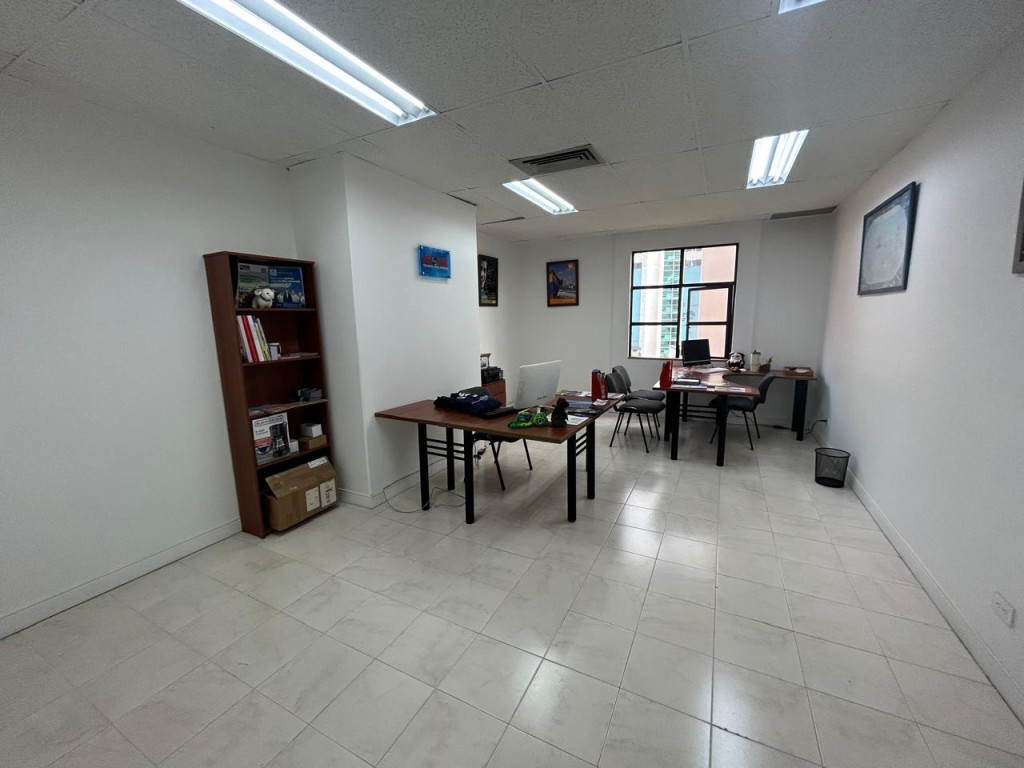 Oficina en arriendo, código 2909