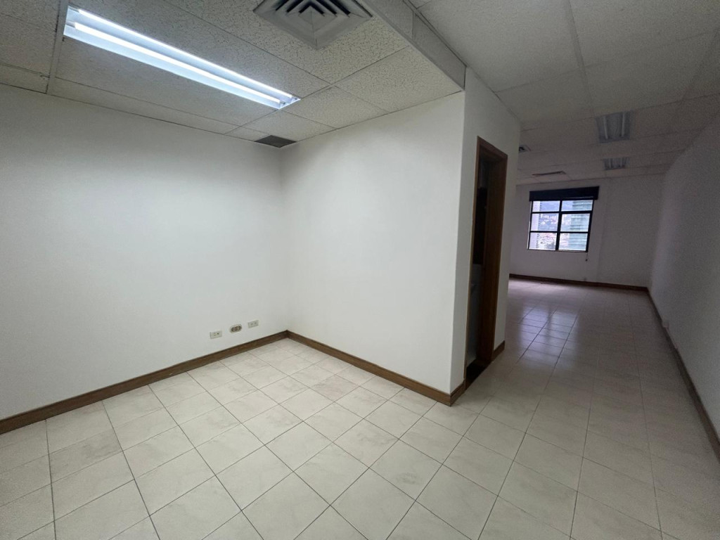 Oficina en arriendo, código 622
