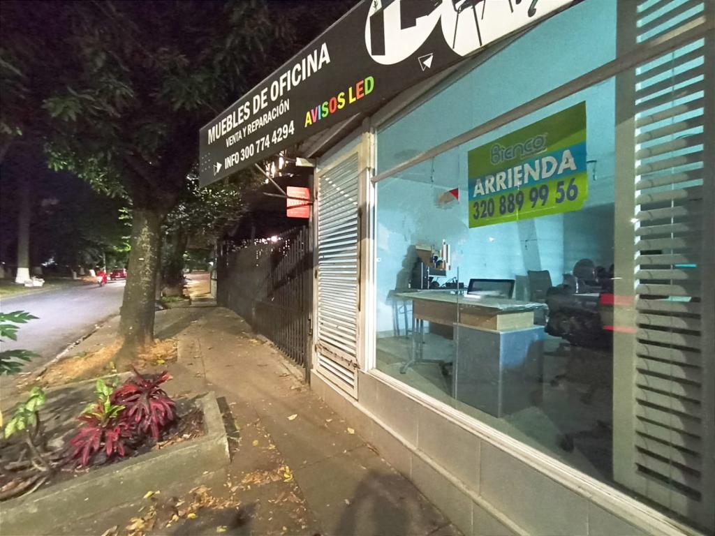 Local en Arriendo por Bienco S.A ubicado en Cali. El código del inmueble es: 8061554