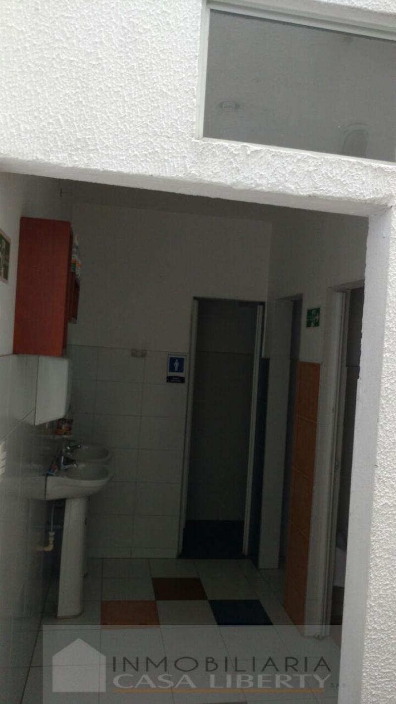 Casa EN VENTA EN Lleras Restrepo, código: 1031818 - 17