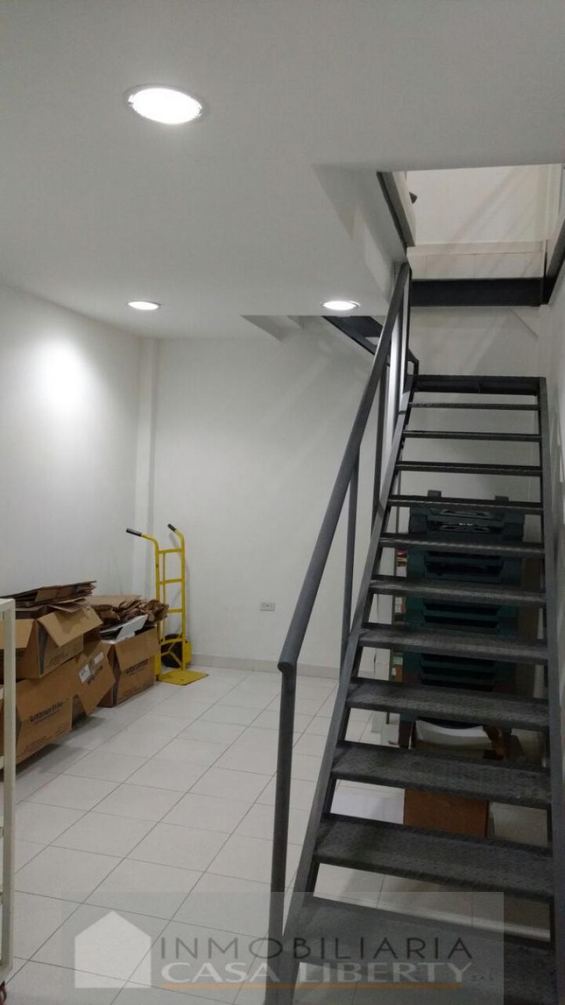 Casa EN VENTA EN Lleras Restrepo, código: 1031818 - 5