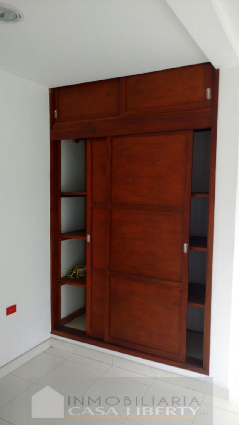 Casa EN VENTA EN Lleras Restrepo, código: 1031818 - 8