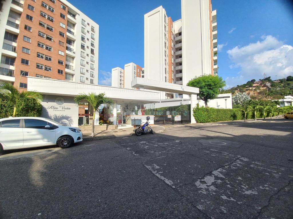 APARTAMENTO CALLE 30 # 1-190 CONDOMINIO ALTA VISTA APTO 304 TORRE 2, Vía Tennis, Edf. Altavista, Cúcuta